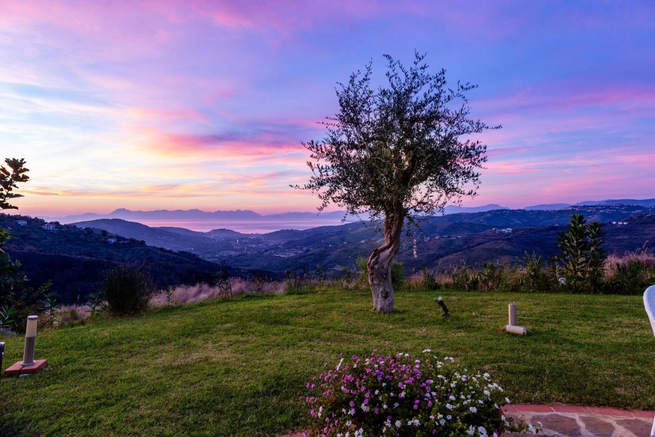 Casa Vacanza Villa Aurora Laureana Cilento Exterior photo